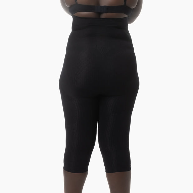 Women's high-waist capri shapewear with push-up and anti-cellulite control