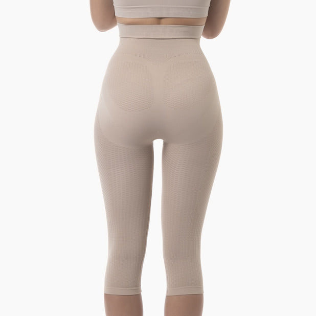 Women's high-waist capri shapewear with push-up and anti-cellulite control