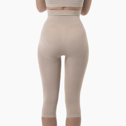 Women's high-waist capri shapewear with push-up and anti-cellulite control
