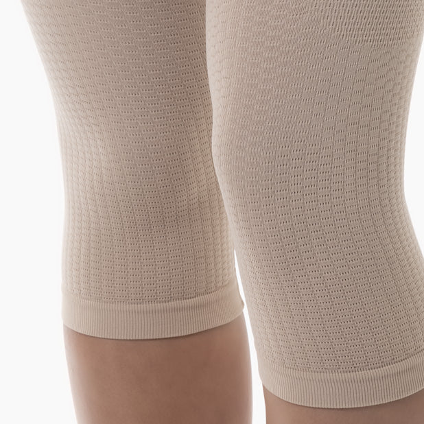 Women's high-waist capri shapewear with push-up and anti-cellulite control