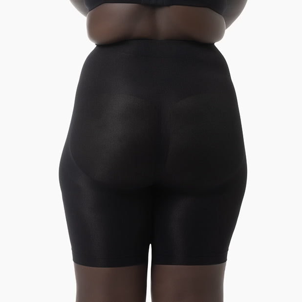 Women’s seamless shaping mid waist shorts