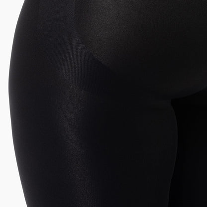 Women’s seamless shaping mid waist shorts