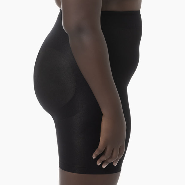 Women’s seamless shaping mid waist shorts