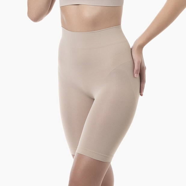 Women’s seamless shaping mid waist shorts